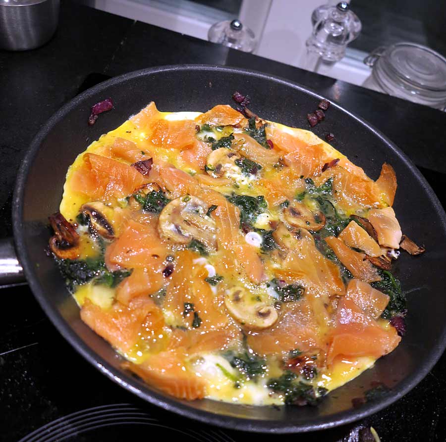 laxomelett laxomelett - kallrökt lax