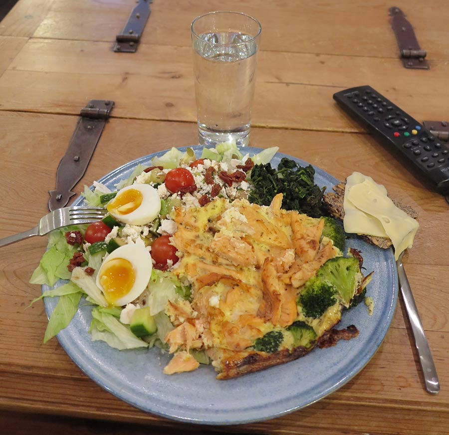 fiskpudding_sallad fiskpudding_sallad - Fiskpudding - LCHF-recept