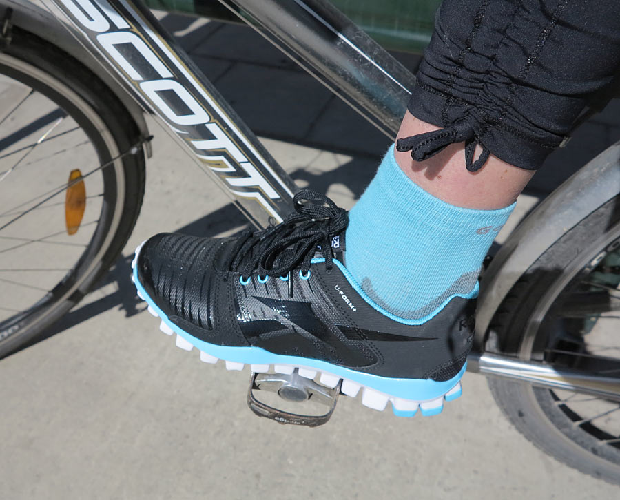 reebok_cykel reebok_cykel - Bra cykelvantar, vårskor och goodiebag