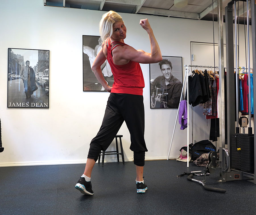 bic_pose2 bic_pose2 - Dagens jump- & pumpsuit