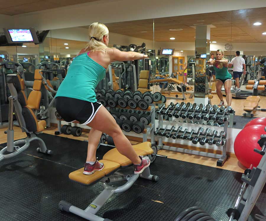 enbensboj_the enbensboj_the - Två heltäckande benövningar i film & bild