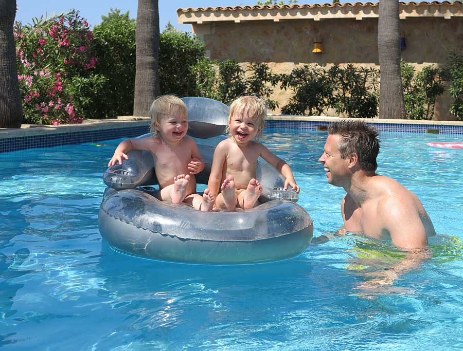 mallis13_jj_pool mallis13_jj_pool - Cala dOr och 8 år