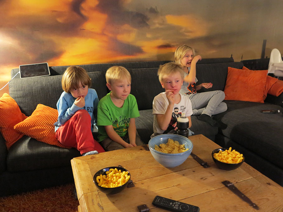 chipsbarn chipsbarn - Lördagsmiddag & nyhetsfrukost