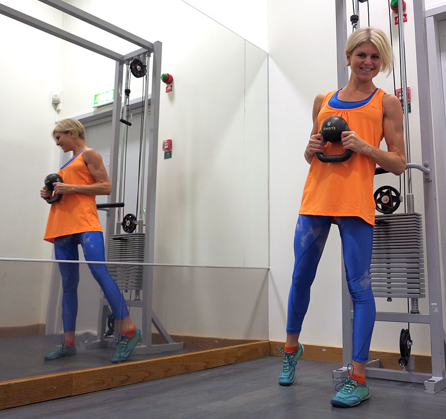 kettlb_pose kettlb_pose - Helkroppspass med kettlebell i film