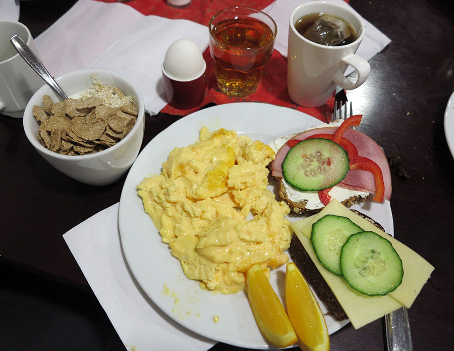 hotellfrukost2