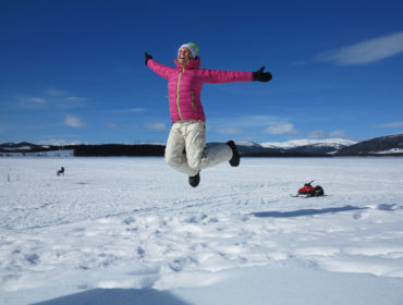 Anna hoppar, påsken 2015.