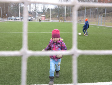 Jonna Lissjanis springer i mål.