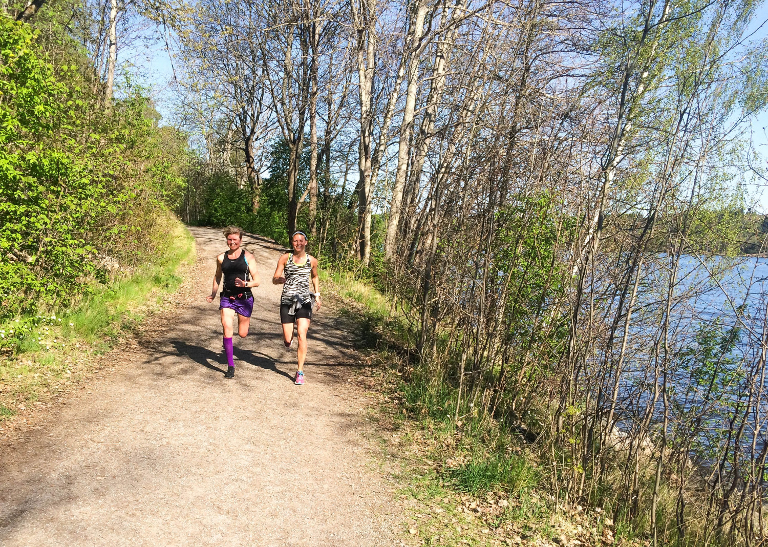 Anna Lissjanis och Jennie Nygren springer