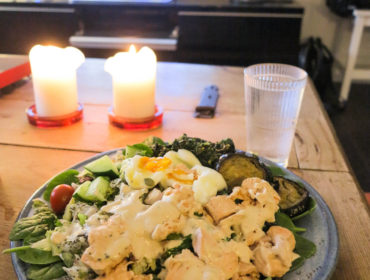 Lax, ägg, spenat och aubergine /Anna Lissjanis