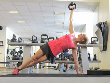 Sidoplanka med kettlebell /Anna Lissjanis