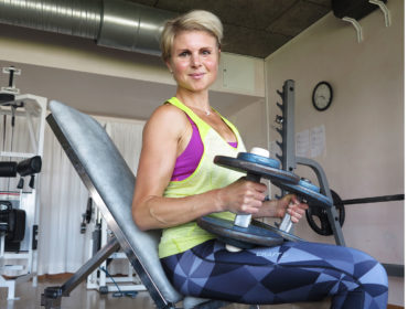 Anna Lissjanis med hantlar.