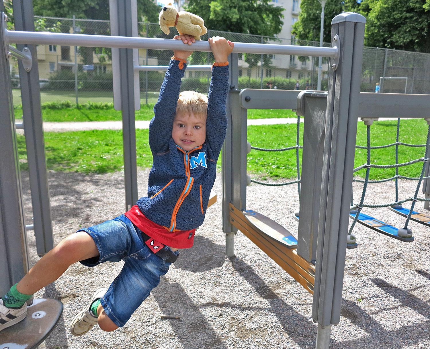 Junior Lissjanis klättrar.