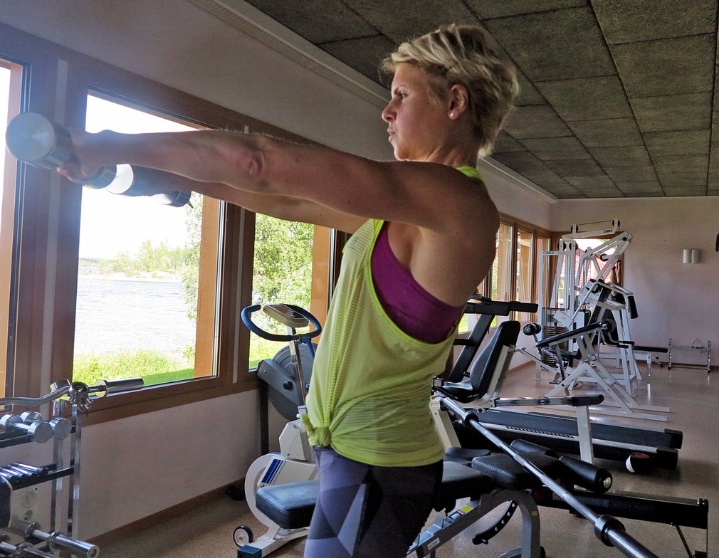 hantellyft_fram_saxn