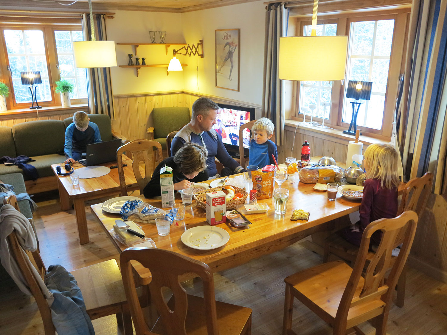 skidstuga_lindvallen - skidor med barn