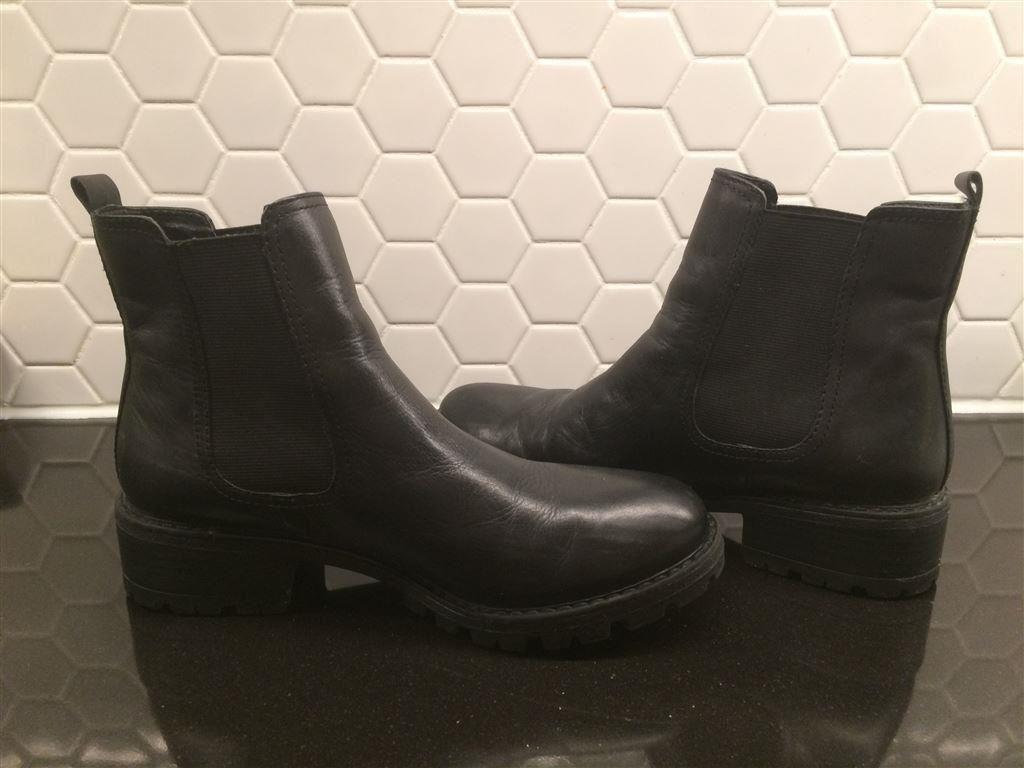 244431722_69405668-f5c3-4c93-8411-d7c444973f71 - shopping