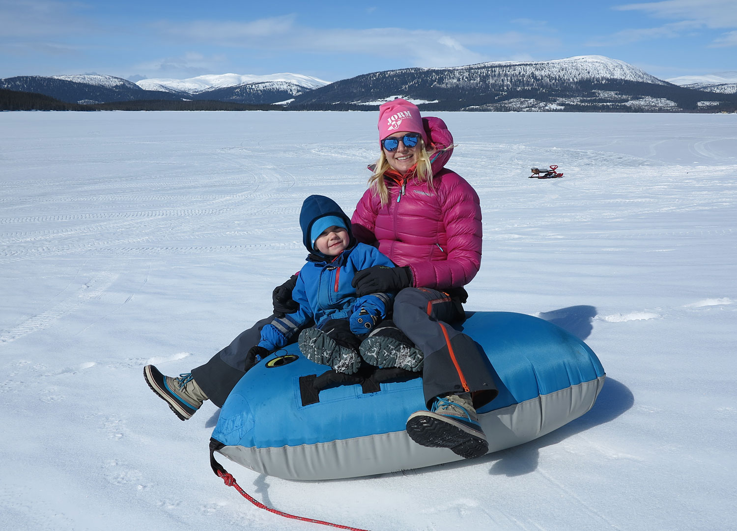 mia_hjalmar_pask17 - påskstämning