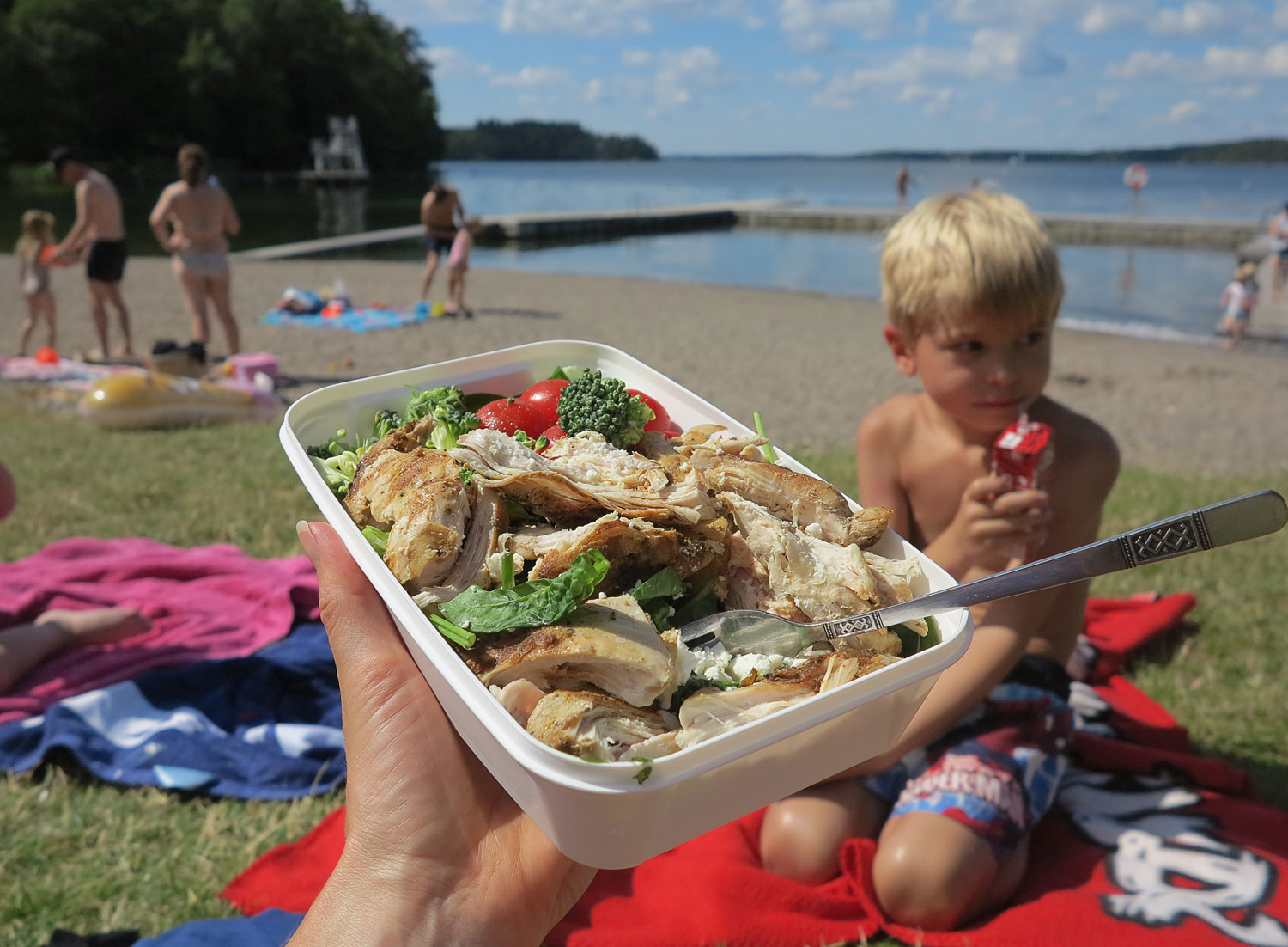 kycklingsallad_strand - Fågelöudden