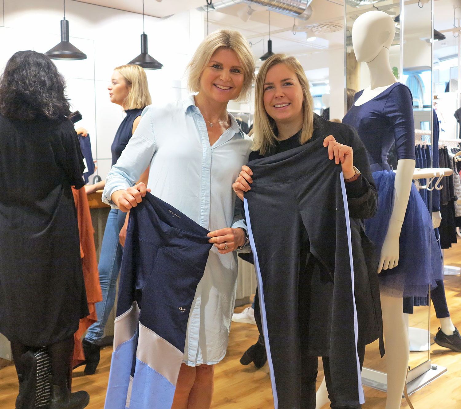 anna_martina_rohnisch - blått träningsmode