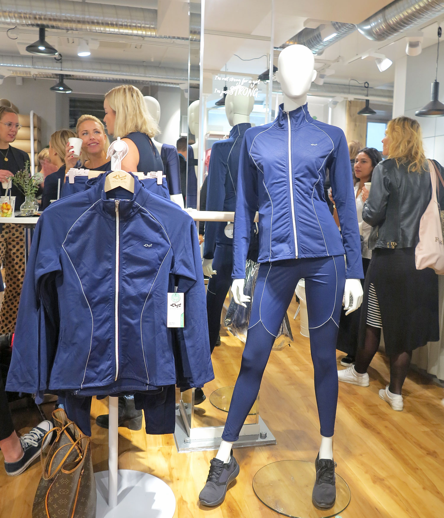 rohnisch_vinterlopkl - blått träningsmode