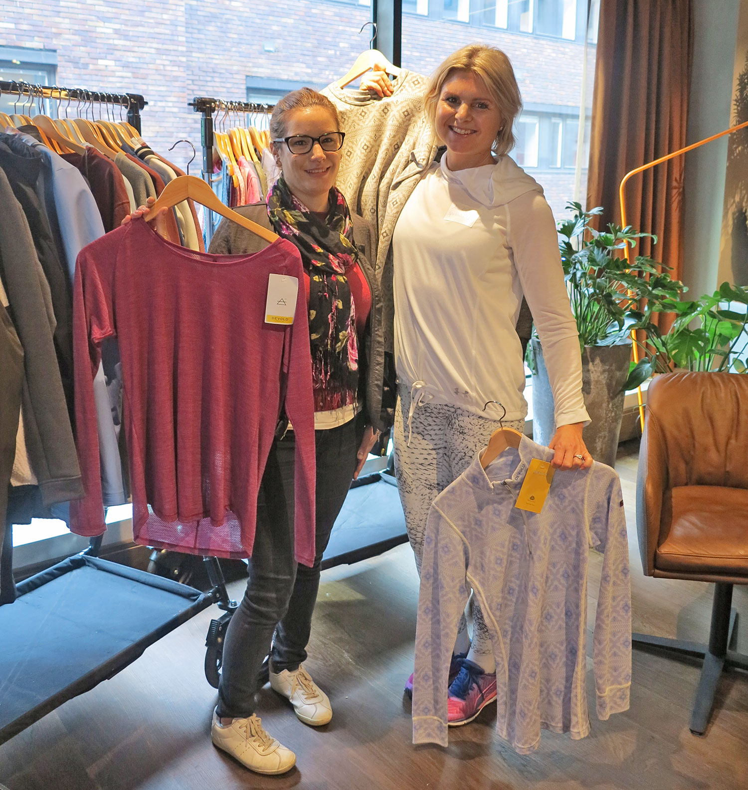 derin_anna_mandel_press - outdoor