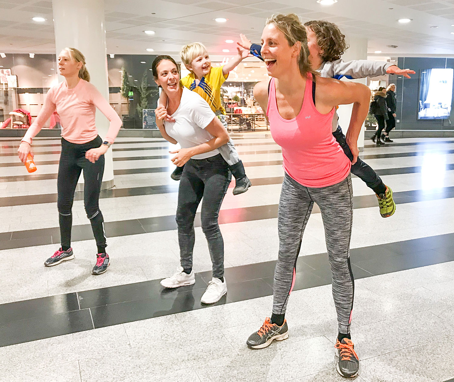 friskochstarkfamilj_stadium_highfive - Frisk och Stark Familj Stadium