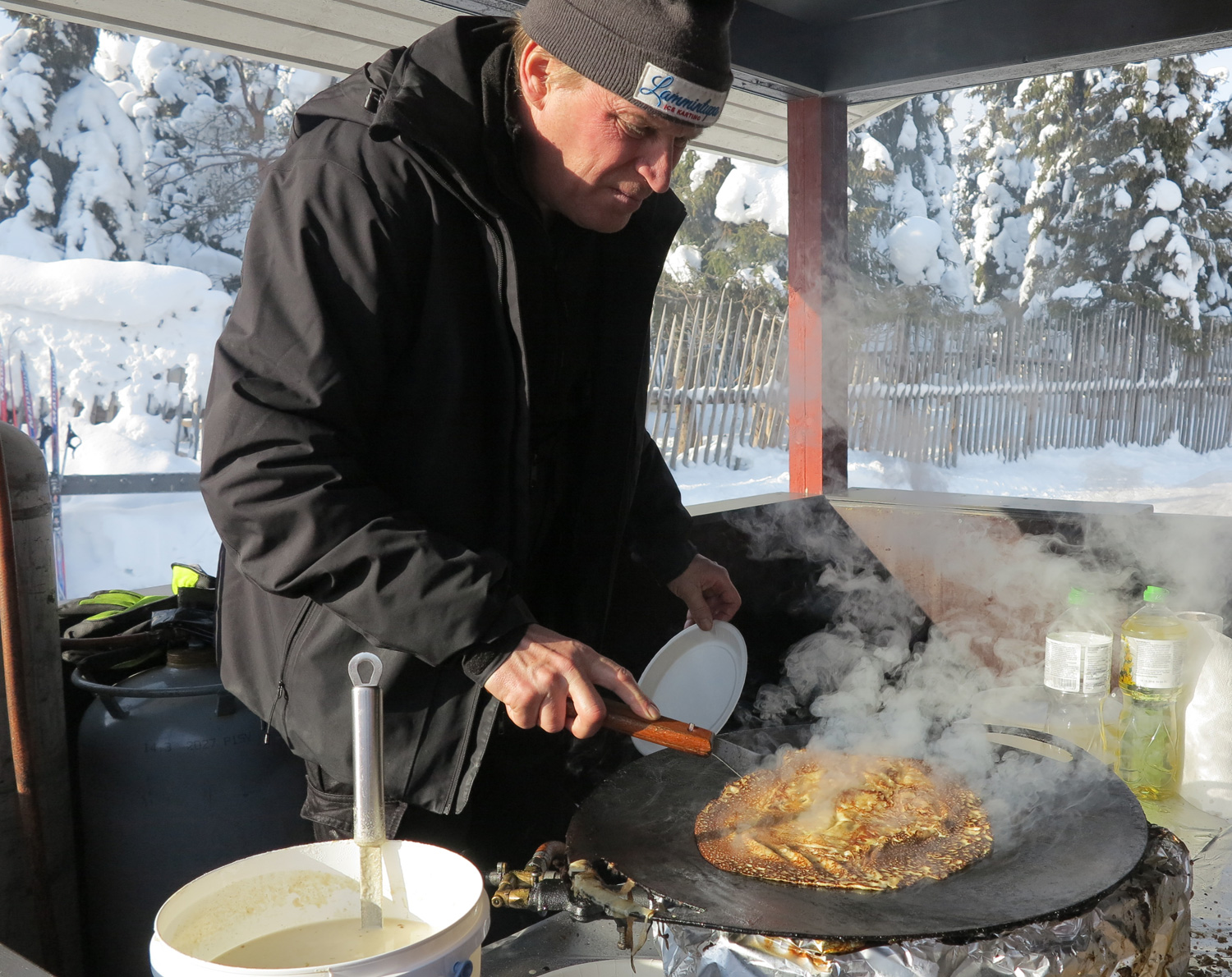 pannkaka_ute - äta i ruka