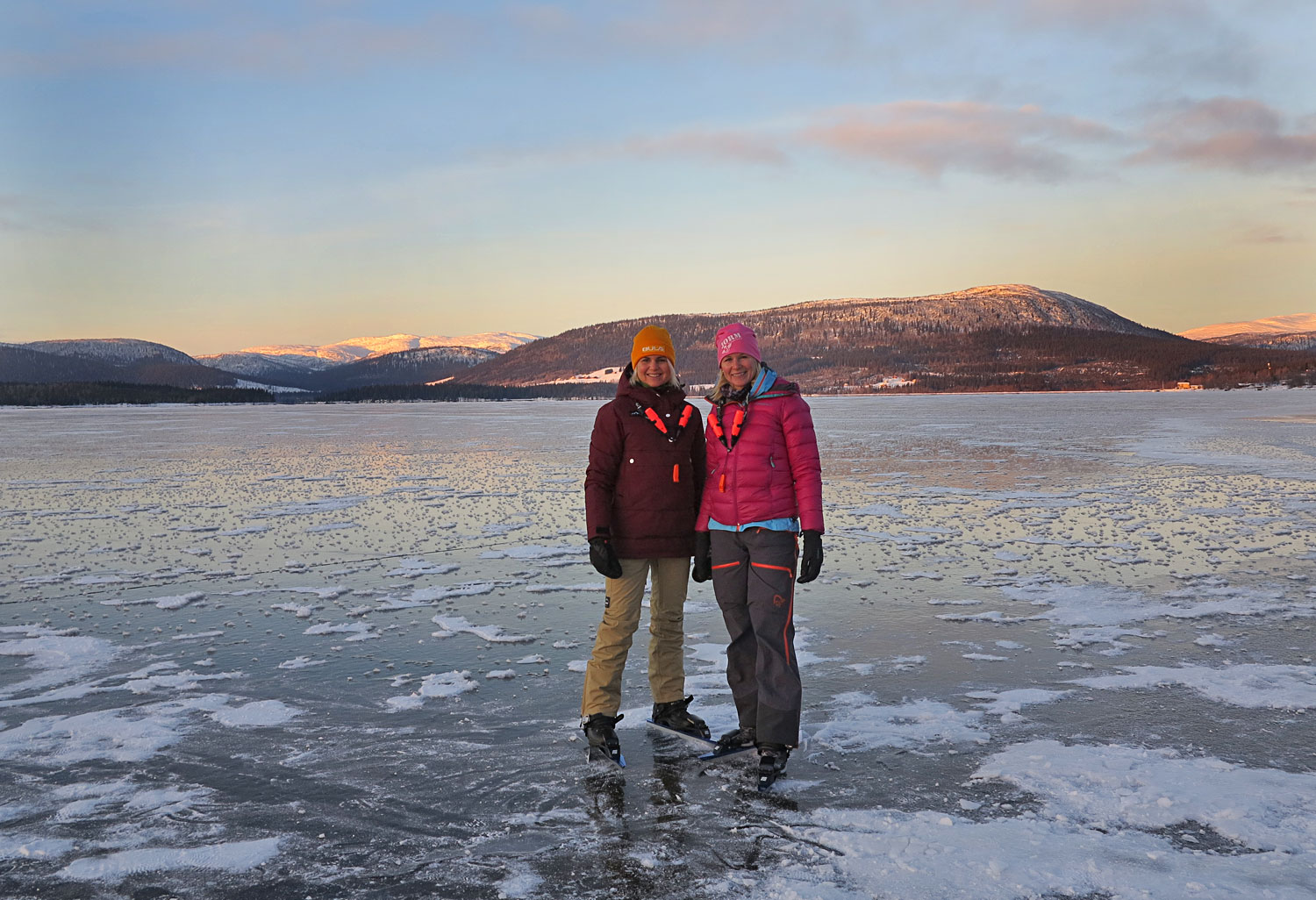 mia_annalissjanis_skridskor_jorm18 - skridskor på Jormsjön