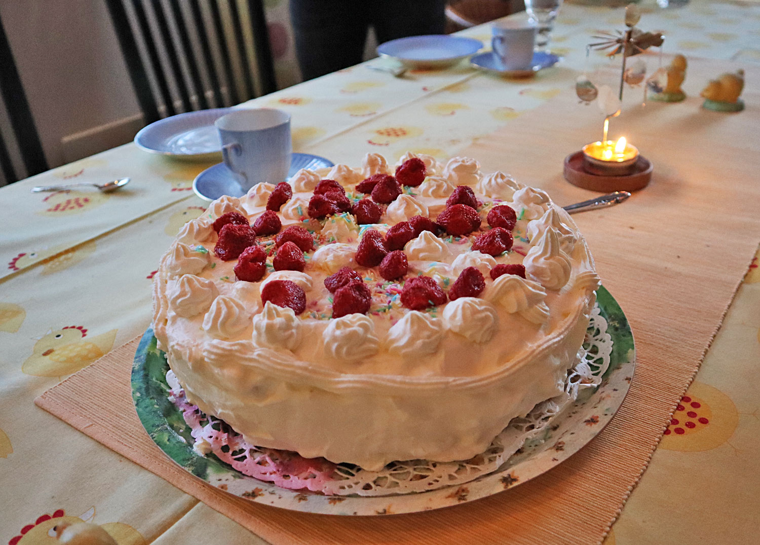 jordgubbstarta_mia - påskmat