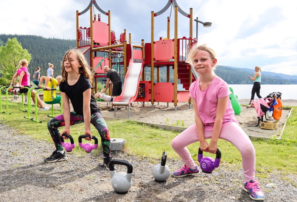 frisk och stark familj - get out to workout