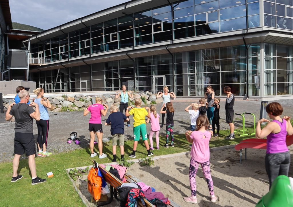 frisk och stark familj - get out to workout 2