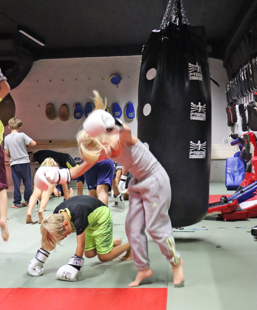 jonna_burpees_thaibox-851x1024 - Tough Viking Kids
