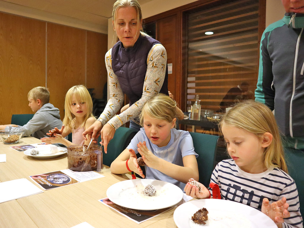 friskochstarkfamilj_chokladboll_milla-1024x769 - familjeevent