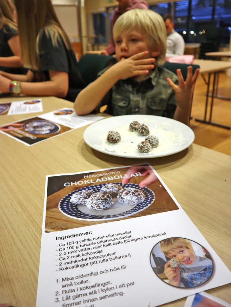 friskochstarkfamilj_chokladboll_recept-771x1024 - familjeevent