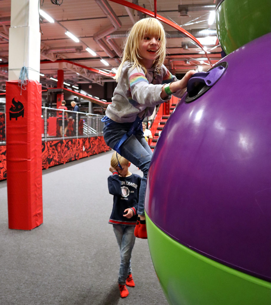 jumpyard_annalissjanis_jonna-909x1024 - föräldraskap