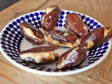 jordnötsdadlar snickers av dadlar