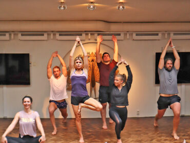 hotyoga_sporthalsa_annalissjanis