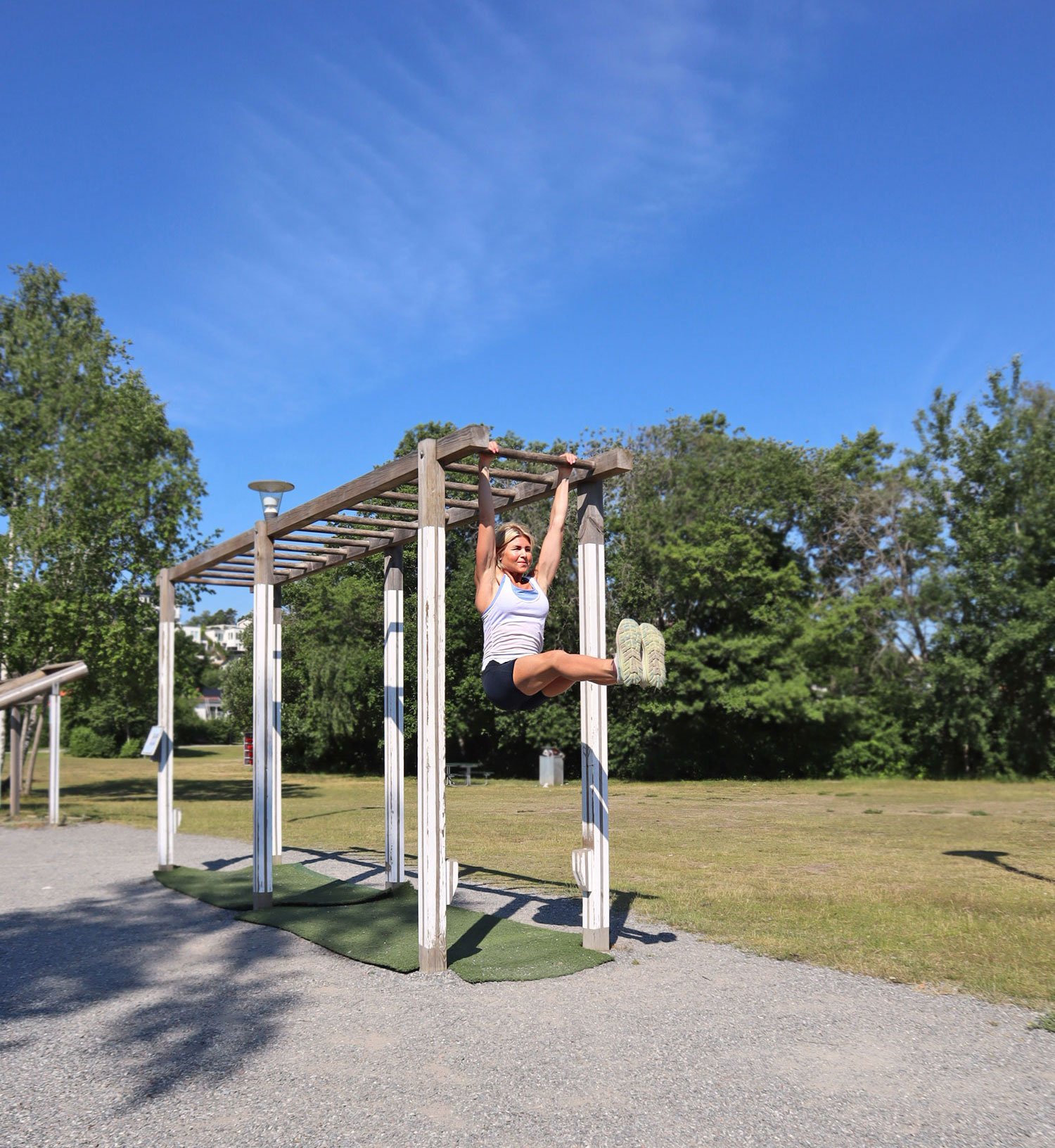 hang_benlyft_utegym_annaj2 - överkropp i utegym