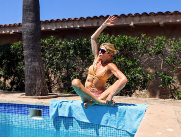 yogapositioner som mjukar upp yoga poses