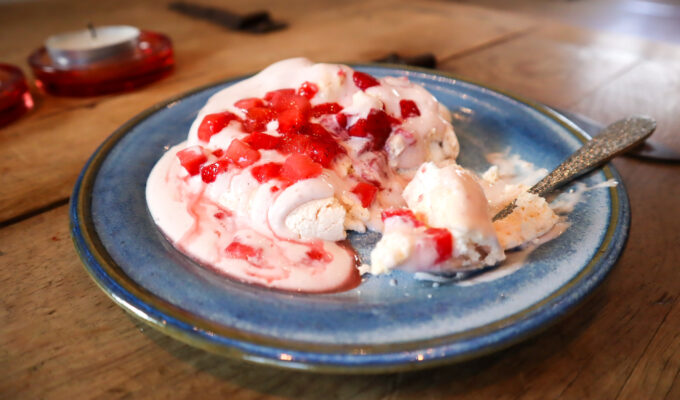 Sockerfria mini pavlovas