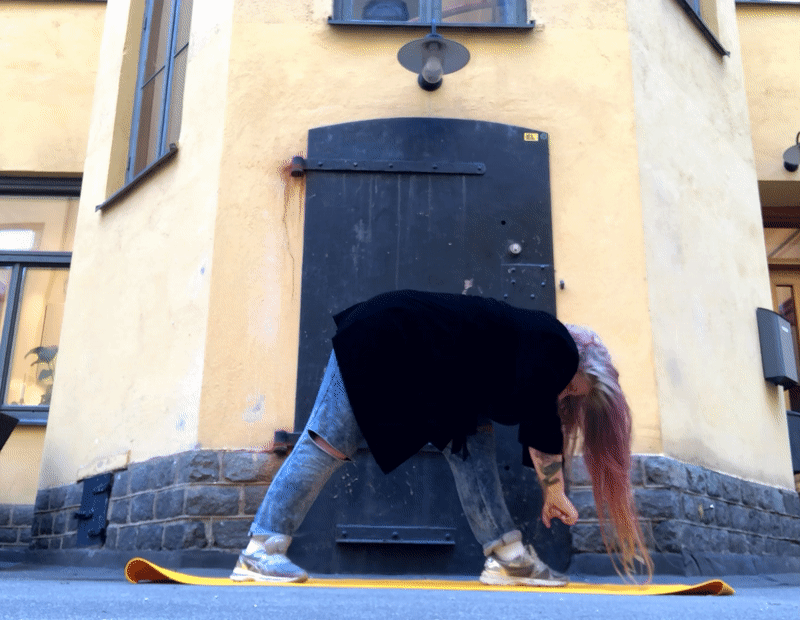 framåtfällning - Ett yogapass från en icke-yogi