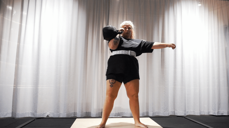 thruster-kettlebell - 3 konditionspass för dig som hatar konditionsträning