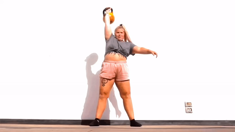 5e02bc65-686d-473f-935b-adf6f324c83d-21037-0000047e830500ce - 5 roliga och effektiva kettlebellövningar du förmodligen inte har testat