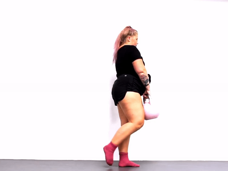 1243274b-2667-4859-9291-050be4a9363b-14722-000019da1b95f4ca - Helkroppspass med kettlebells för 3 olika nivåer