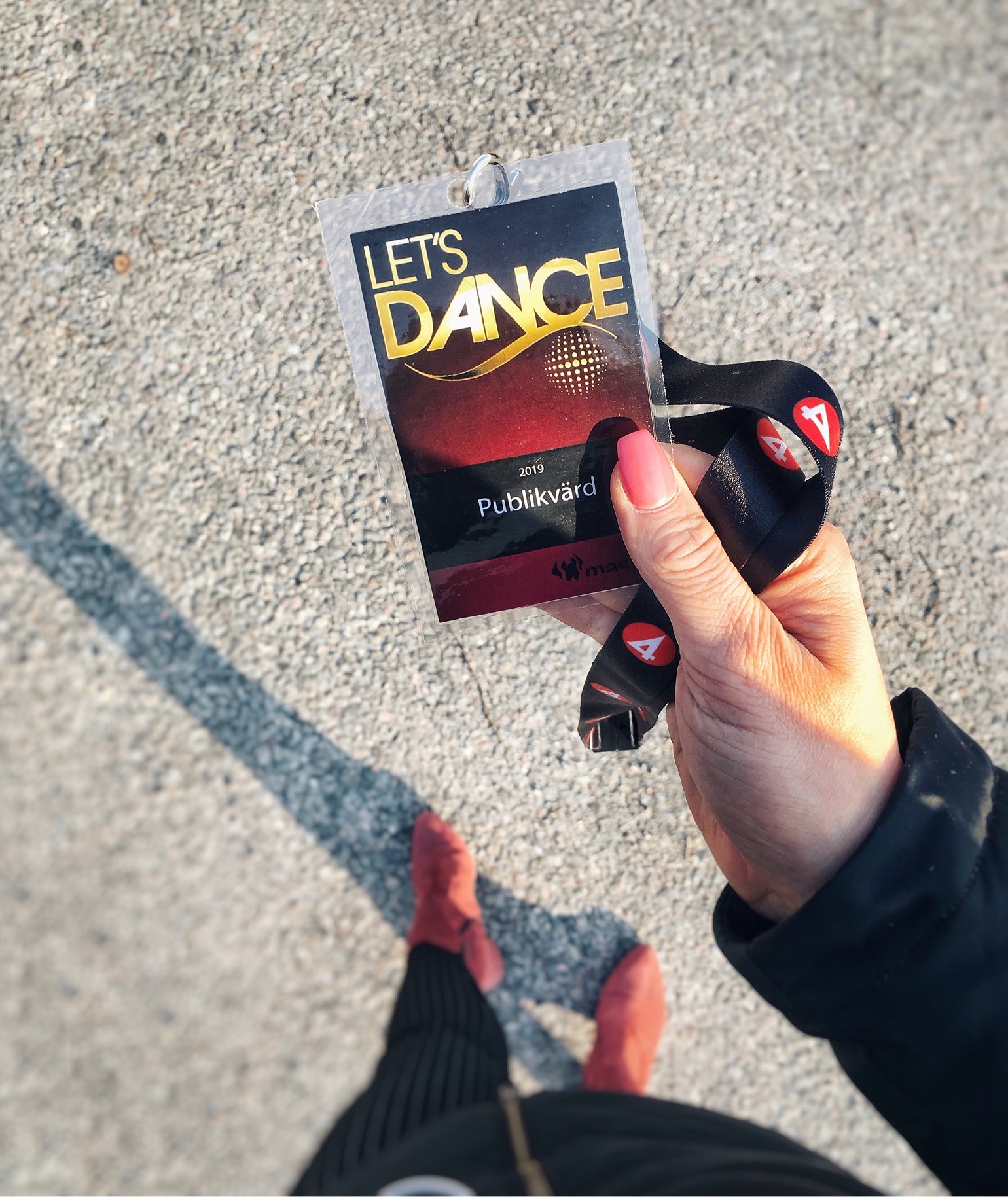 201904080633580607 - Bakom kulisserna på tv