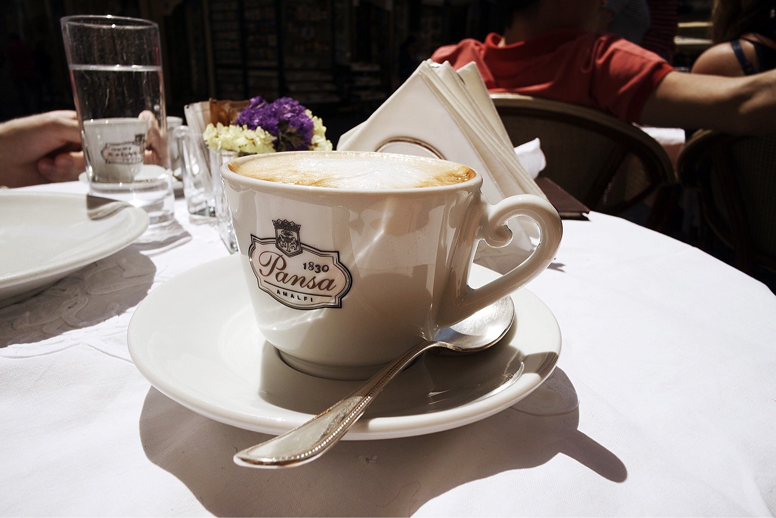 201904230910483967 - Guldkant på café Pansa