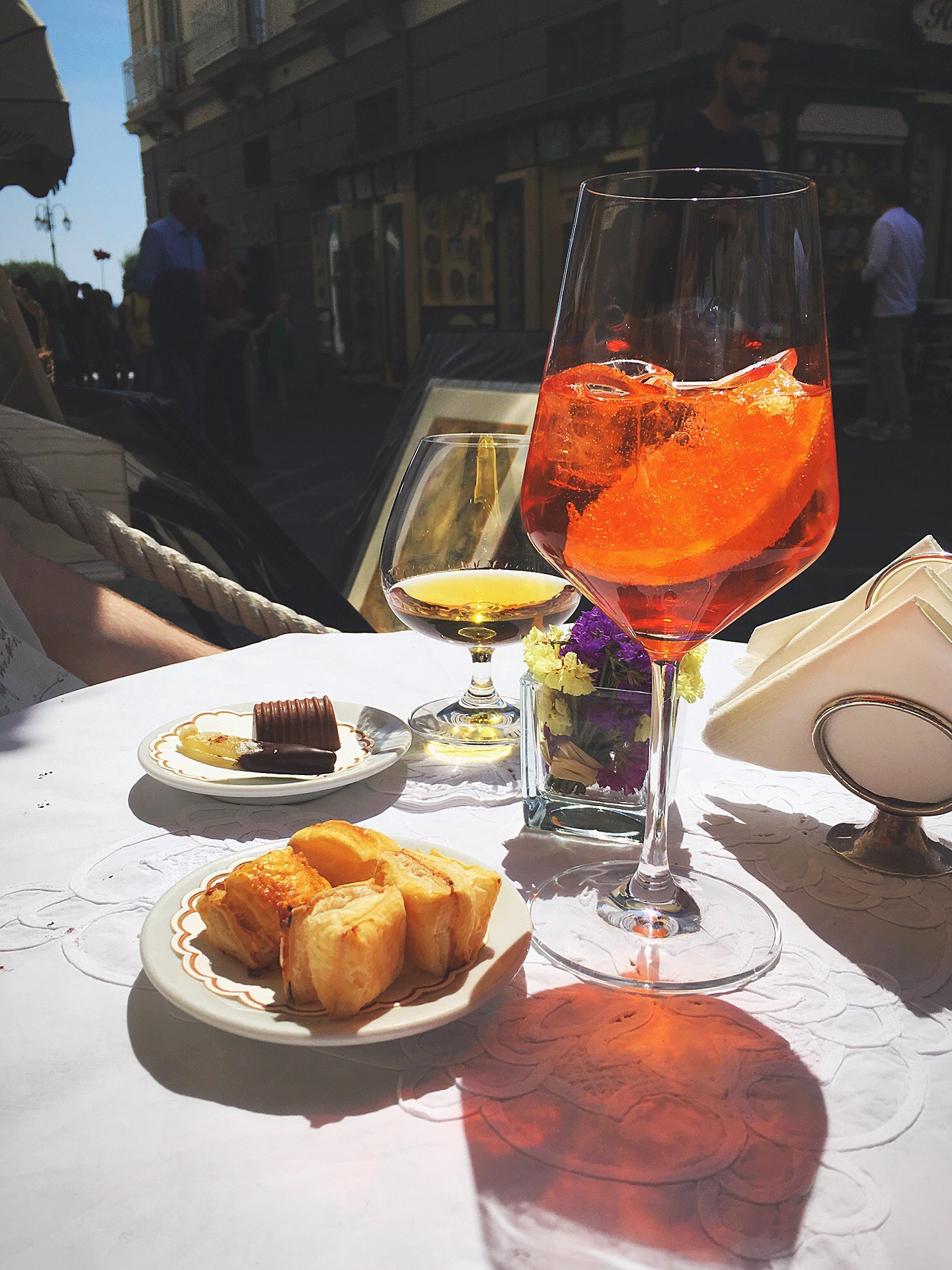 201904230910539474 - Guldkant på café Pansa