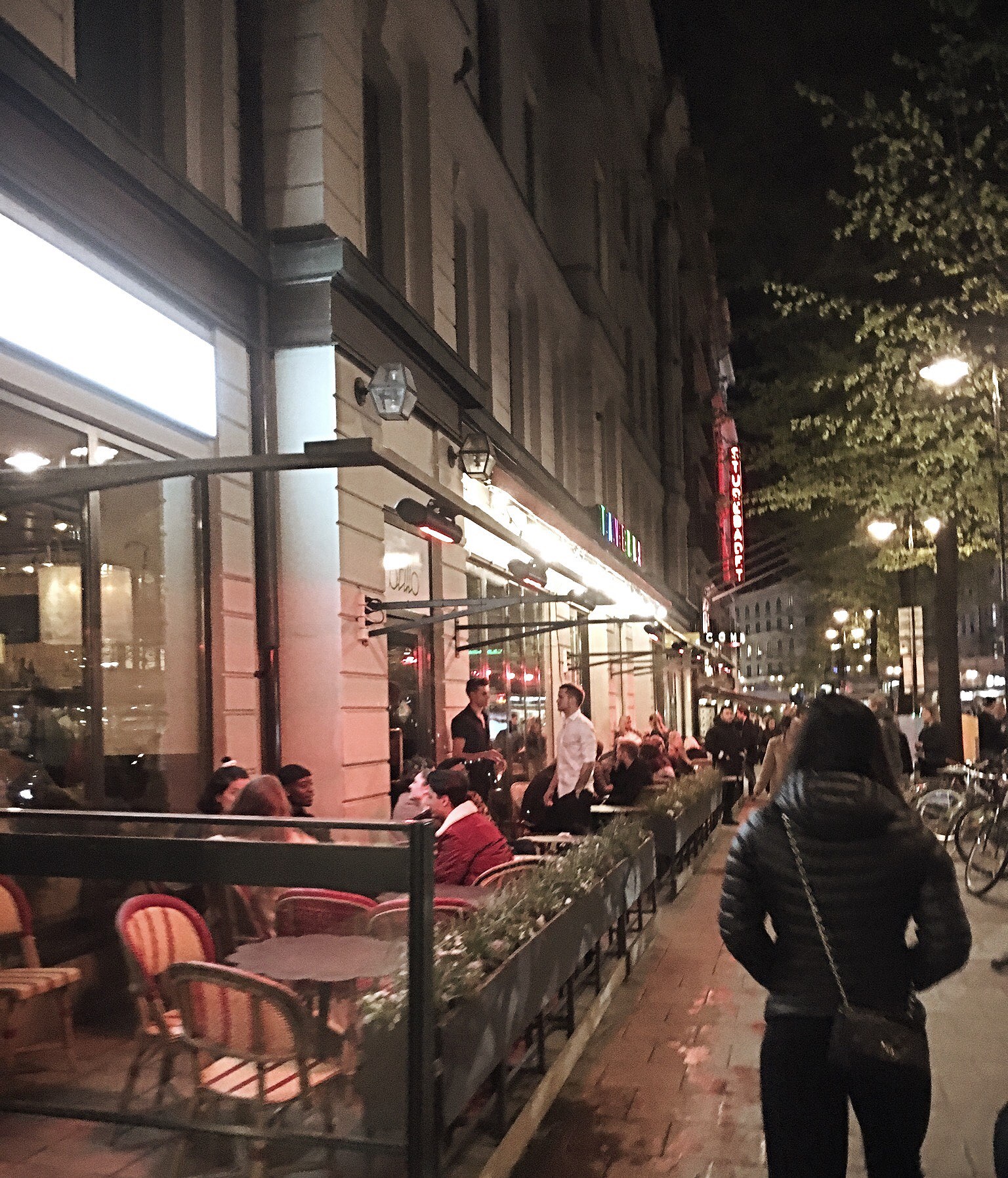 201905040728018641 - Hängselbyxor på och vidare till TVinspelning