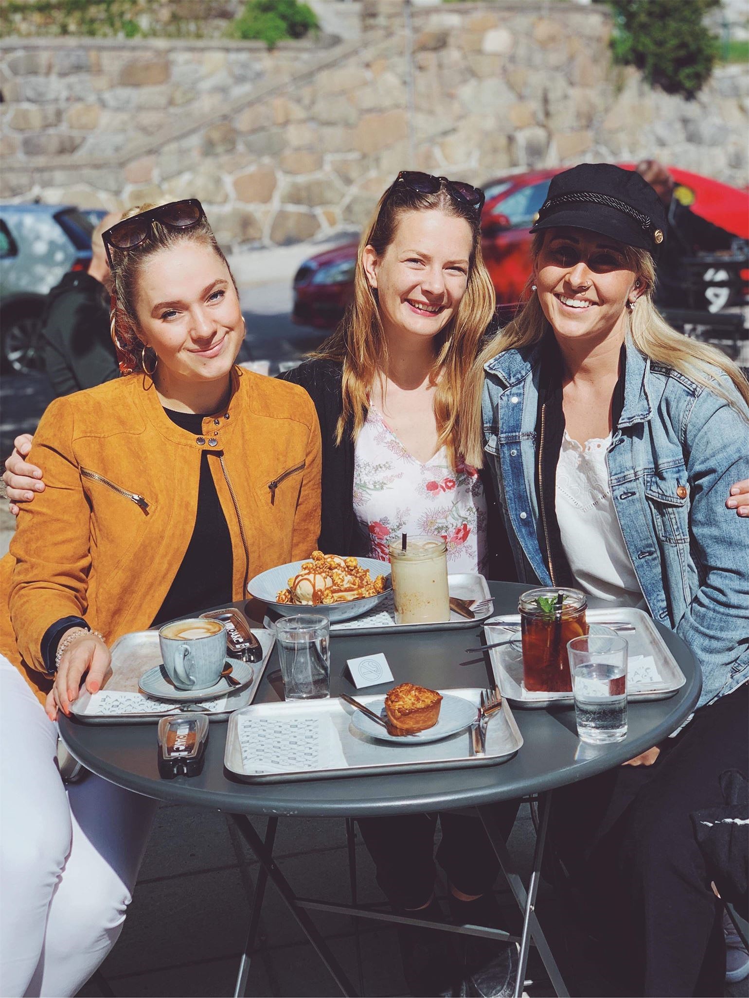 201905111215468476 - Brunch på mr. Cake och träningshets.