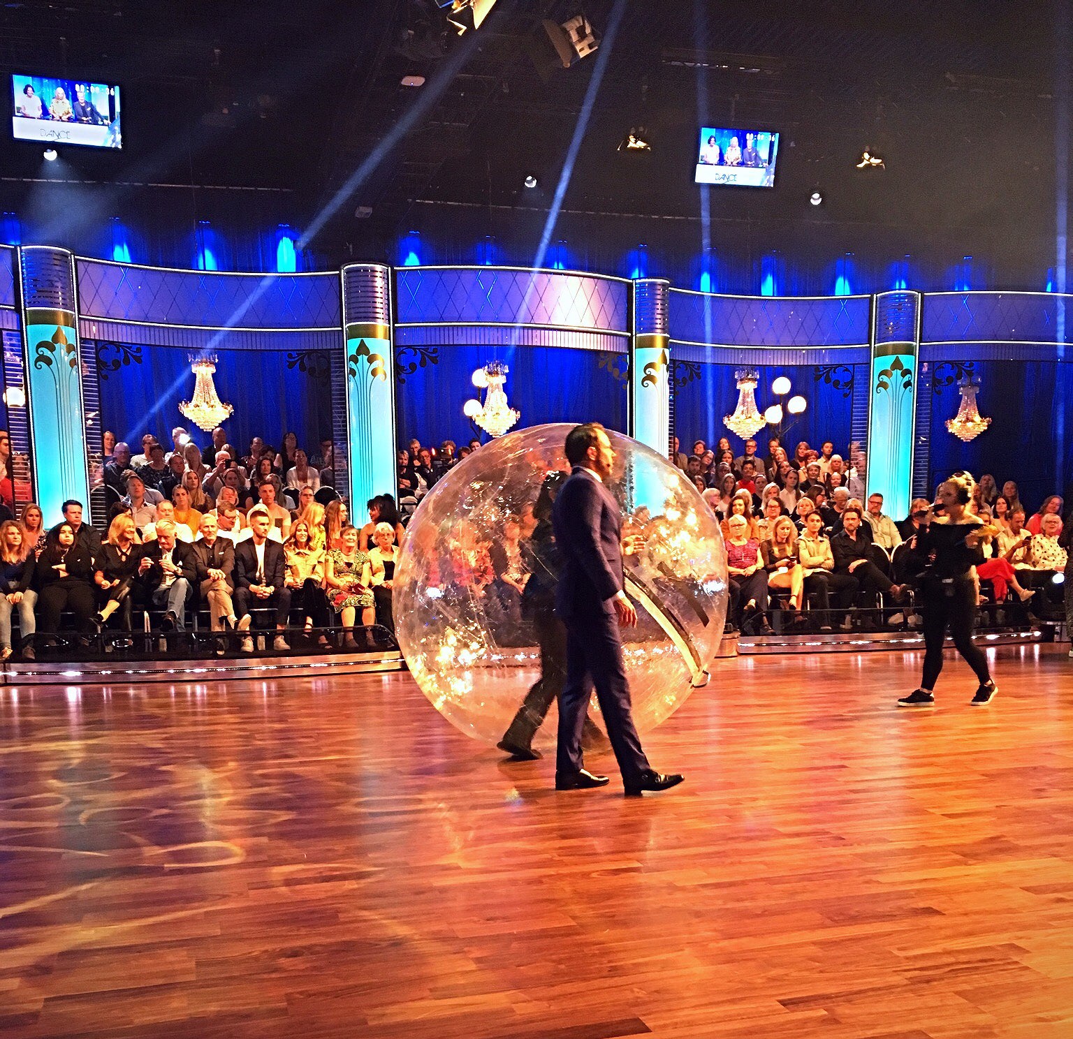 201905191631500654 - 15 minutes of fame.. eller typ 3?