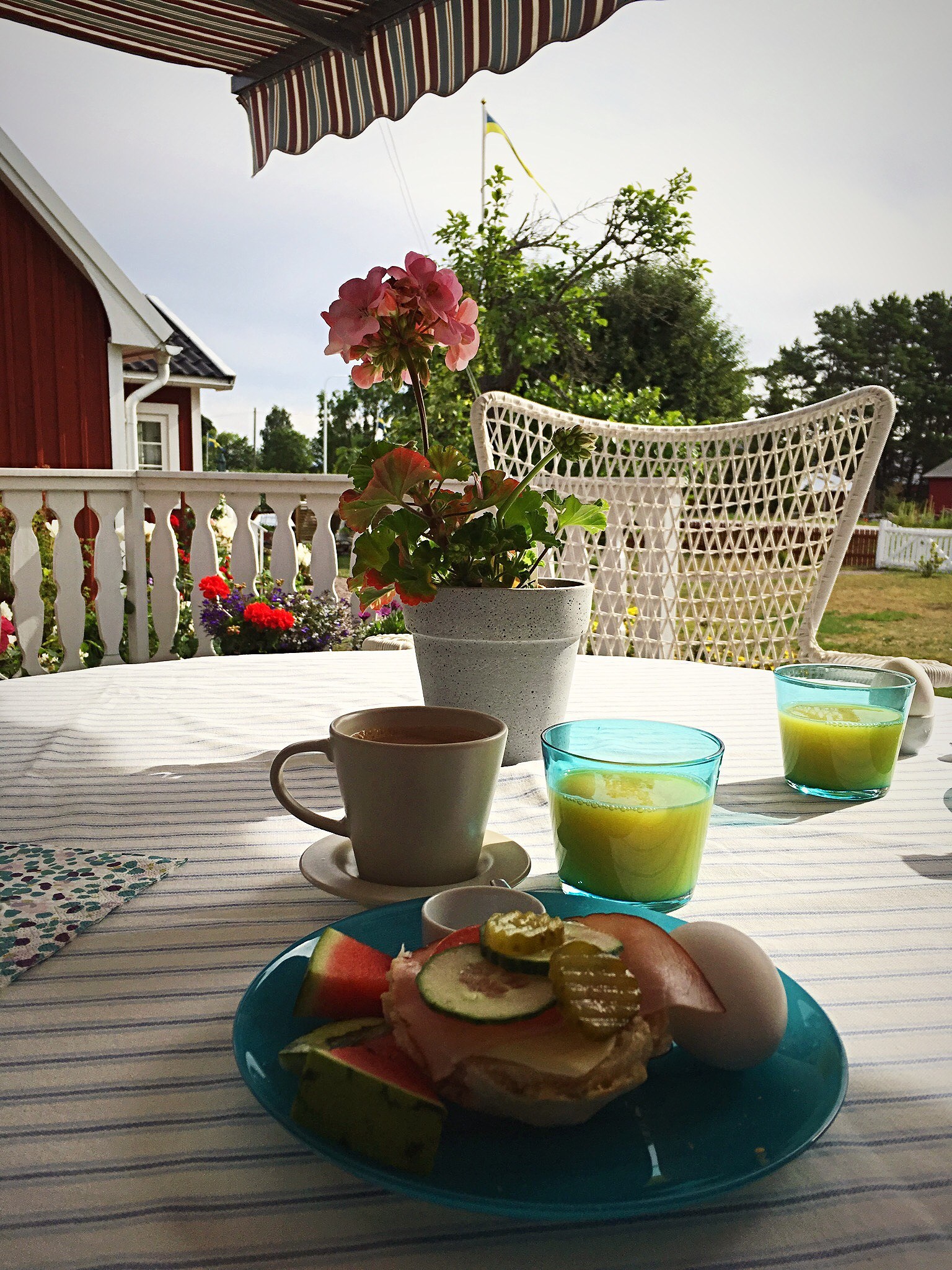 201907121619150898 - Motorstopp med en lastbil bakom